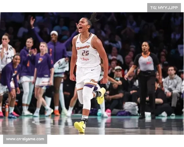 托马斯连续两场送出至少15次助攻，历史首人